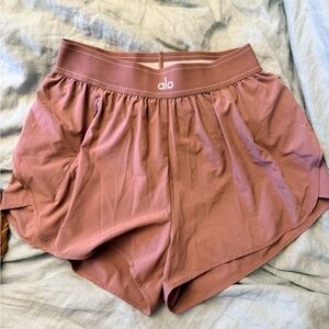 ALO Yoga Women's match point Shorts